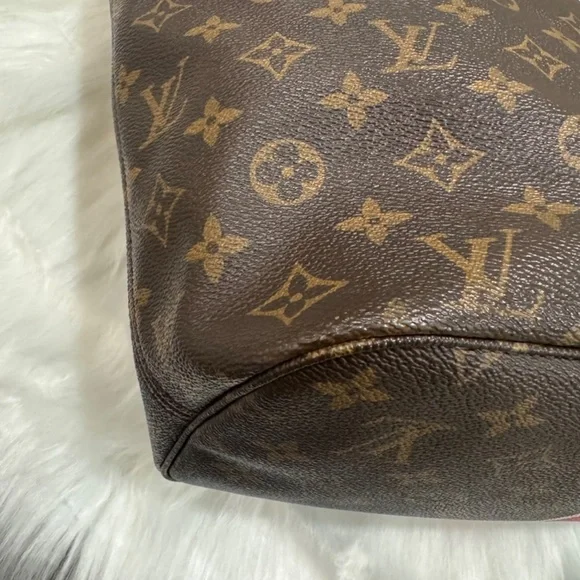 Louis Vuitton Neverfull MM - Picture 15 of 16